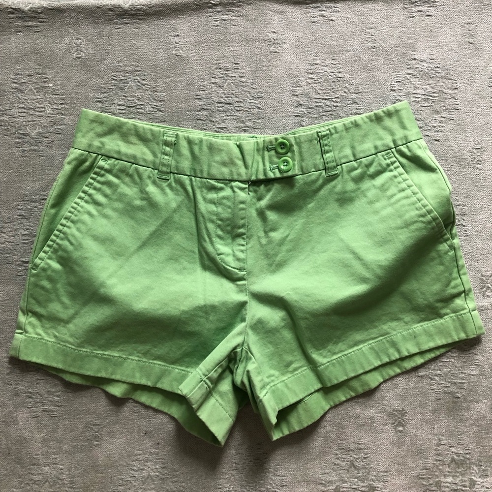 light green vineyard vines shorts